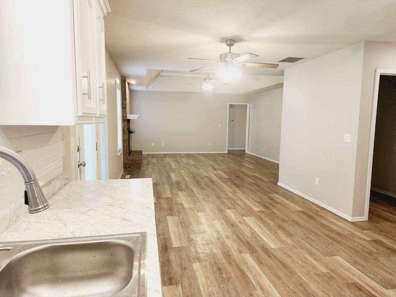 4303 S Sulgrove Ave - Photo 6 of 25