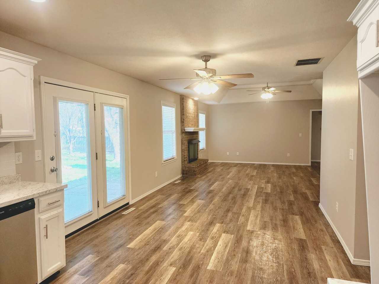 4303 S Sulgrove Ave - Photo 7 of 25