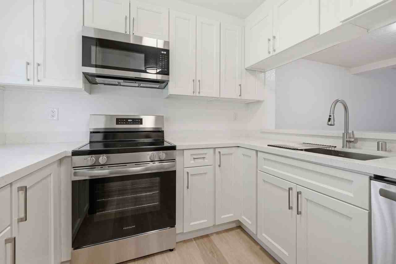 721 Center Ave - Photo 3 of 37