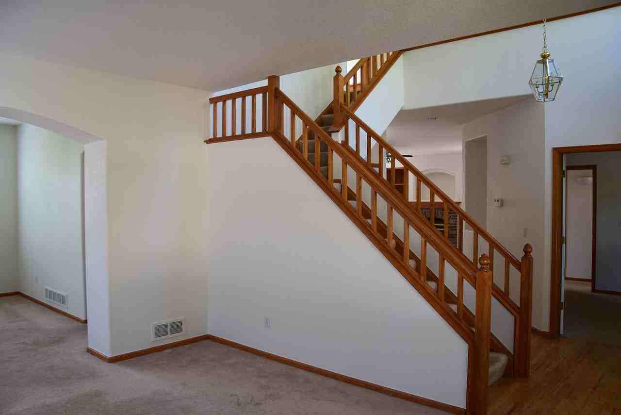 9086 W Chatfield Dr - Photo 2 of 22
