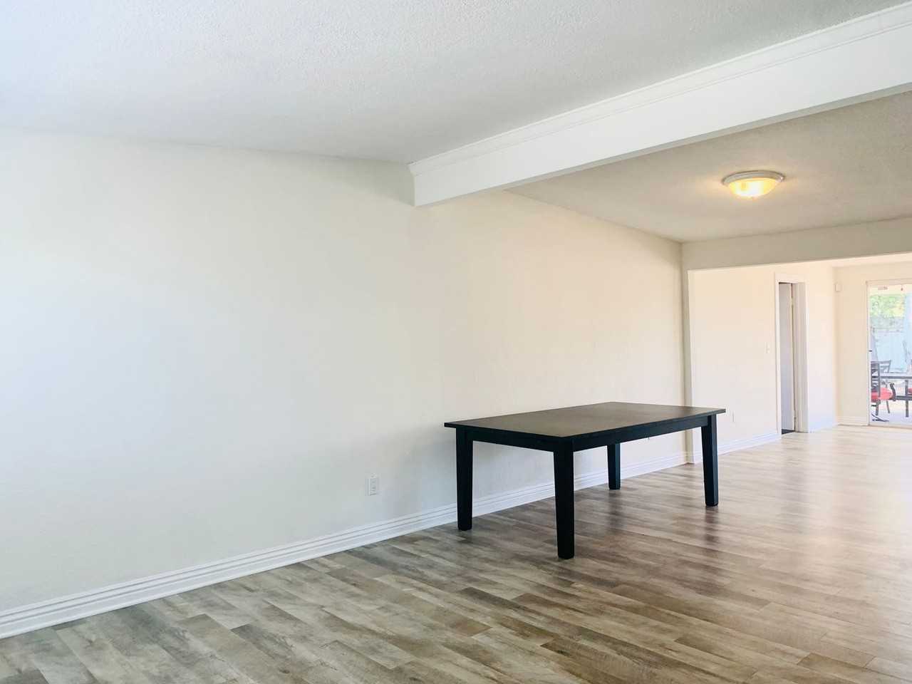 1117 Holly Ave - Photo 5 of 13