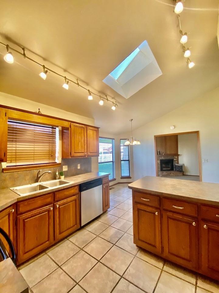 14816 Brent Cir - Photo 2 of 14