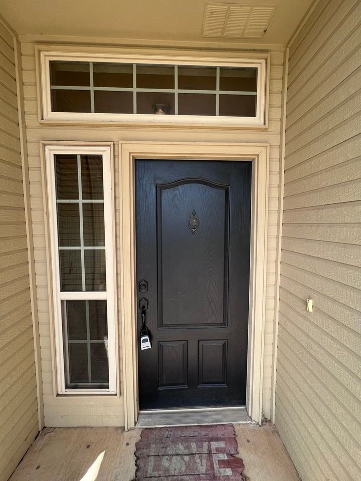 617 Applewood St - Photo 3 of 37