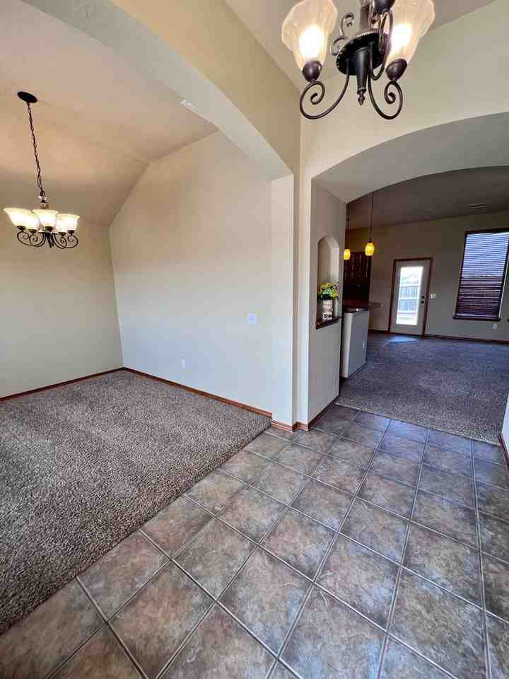 617 Applewood St - Photo 6 of 37