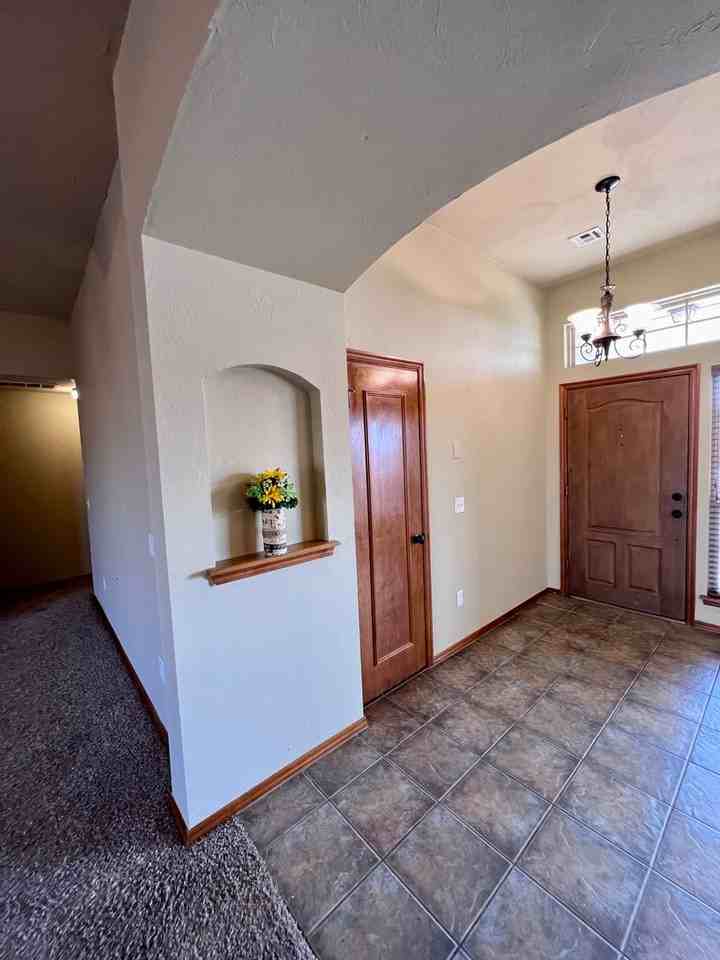 617 Applewood St - Photo 7 of 37