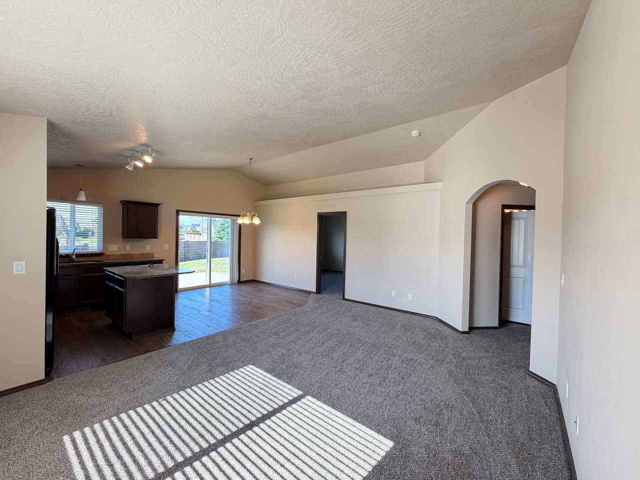 7808 W Kayak Ct - Photo 4 of 16