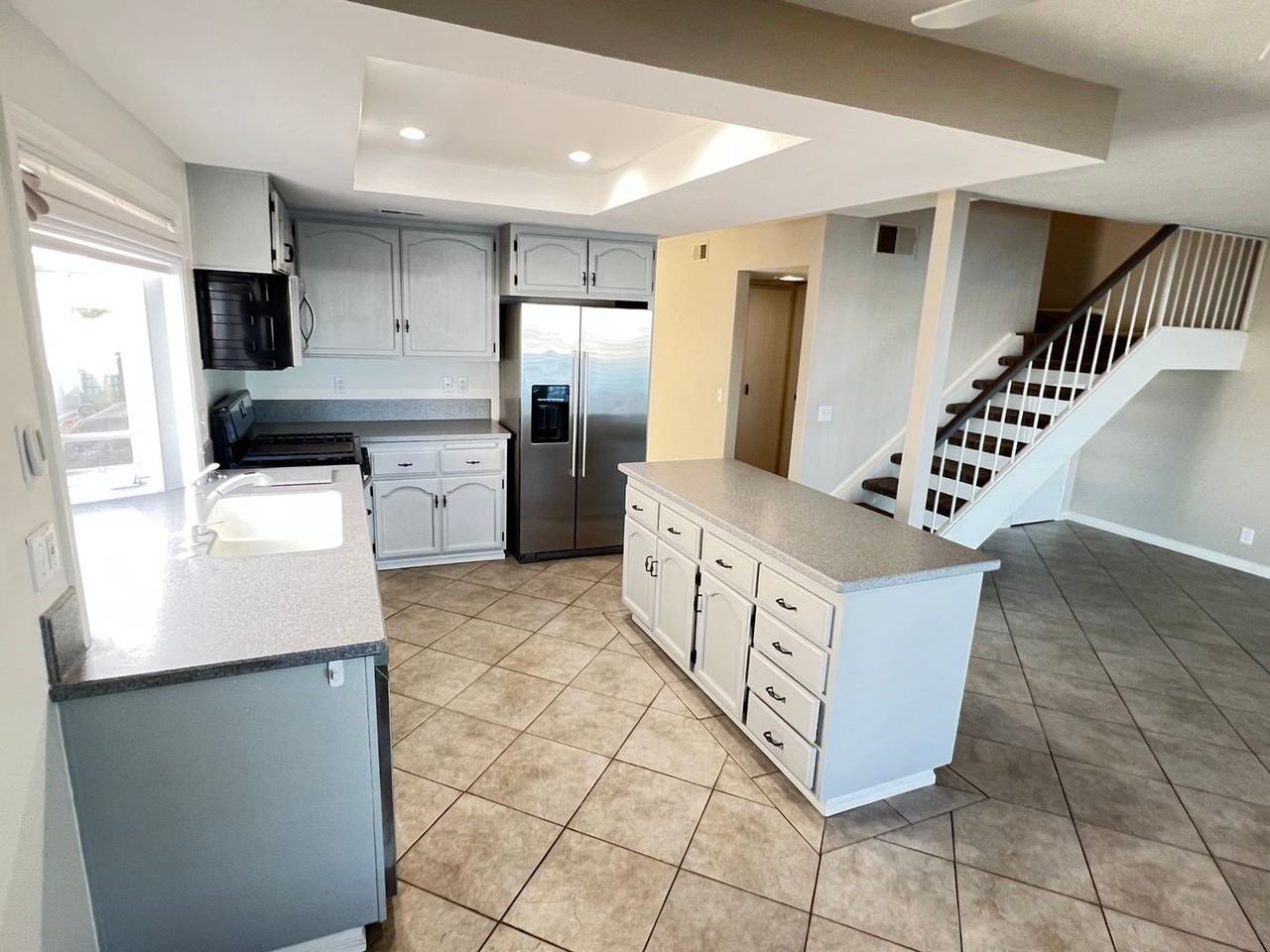 6943 E Shorecrest Dr - Photo 3 of 32