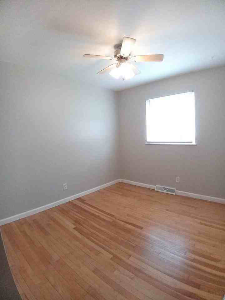 1805 Denton Dr - Photo 4 of 7