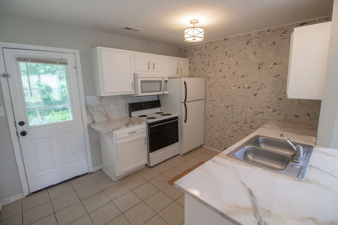 1509 Olympic Blvd - Photo 6 of 26