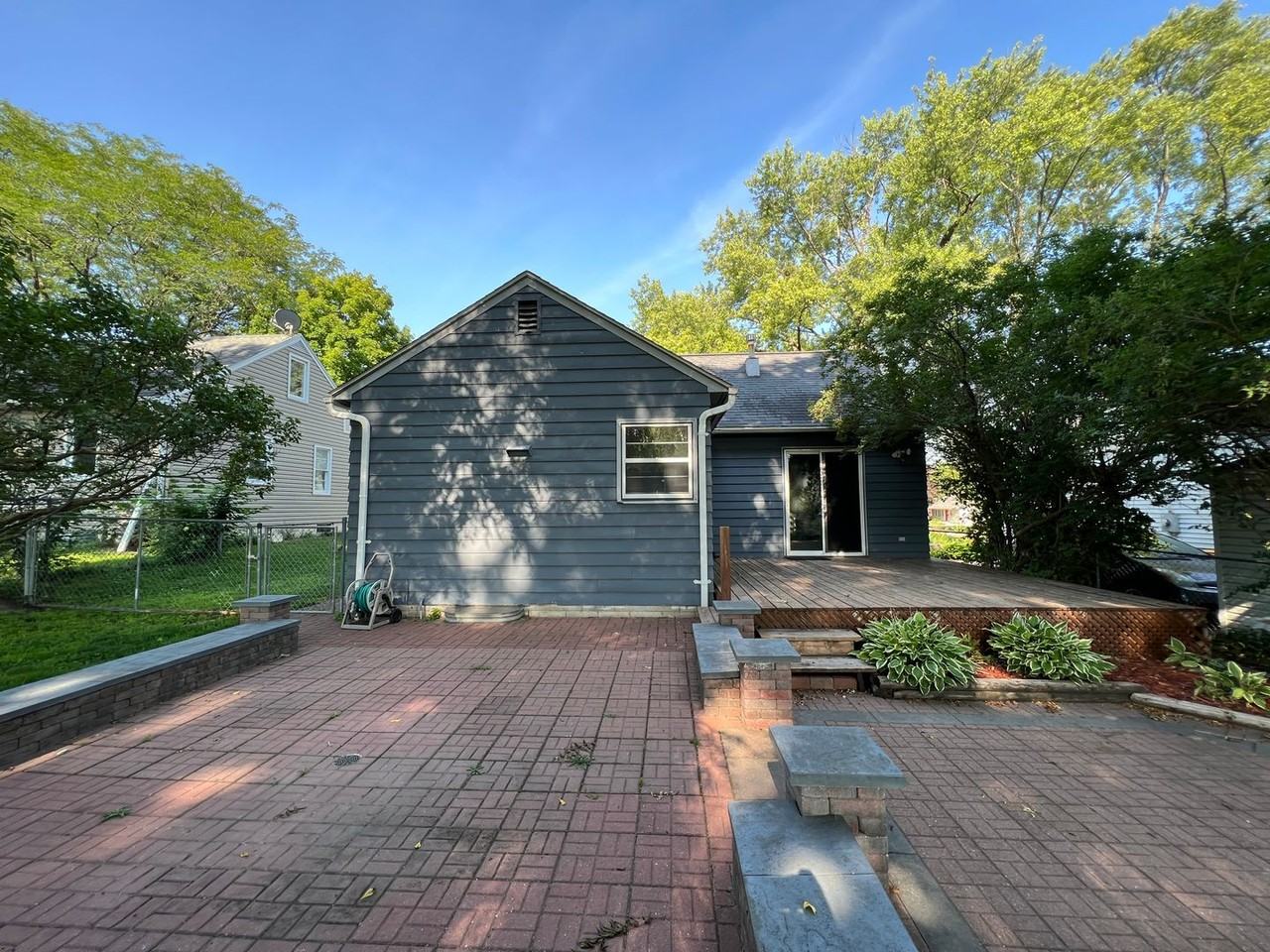304 18 1/2 Ave Sw - Photo 3 of 25