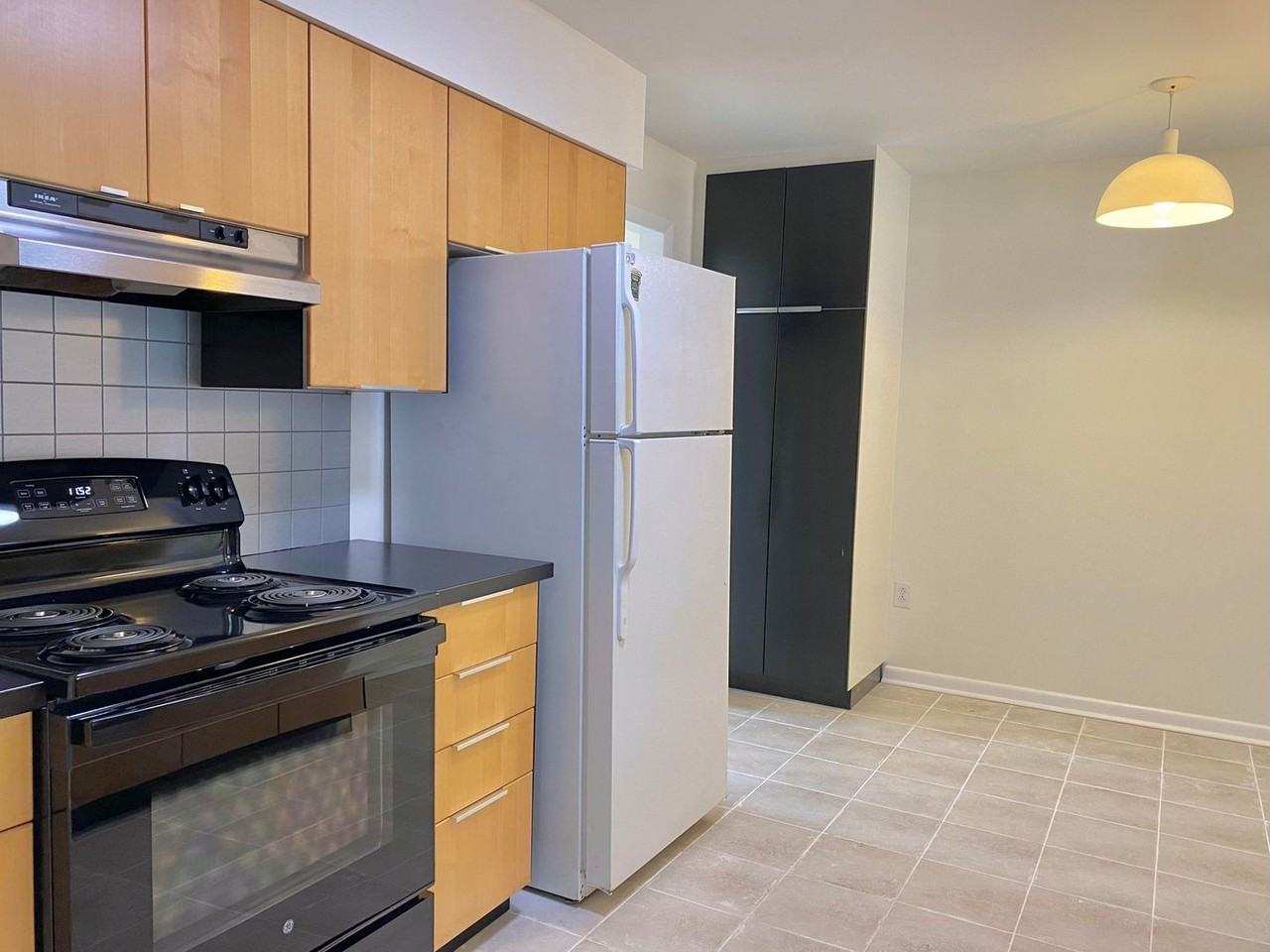 1211 Jaffa St - Photo 7 of 18