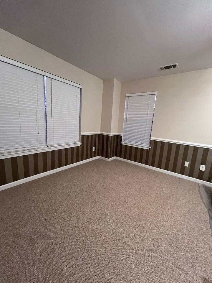 4066 Parkway Cir - Photo 5 of 20