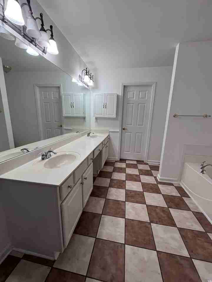 4066 Parkway Cir - Photo 6 of 20