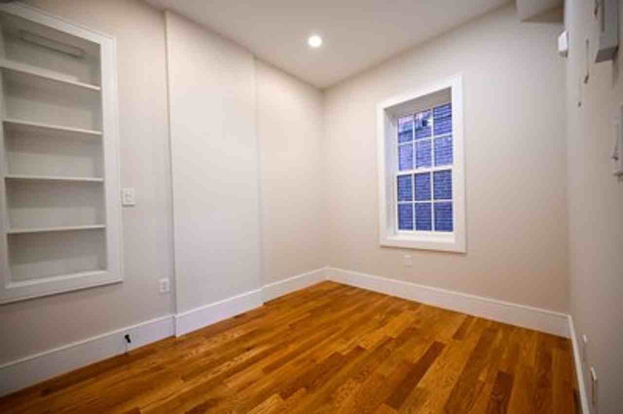 18 Winchester St - Photo 4 of 6