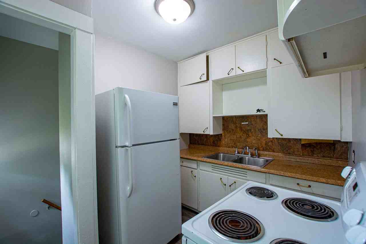 996 S 50th St - Photo 6 of 17