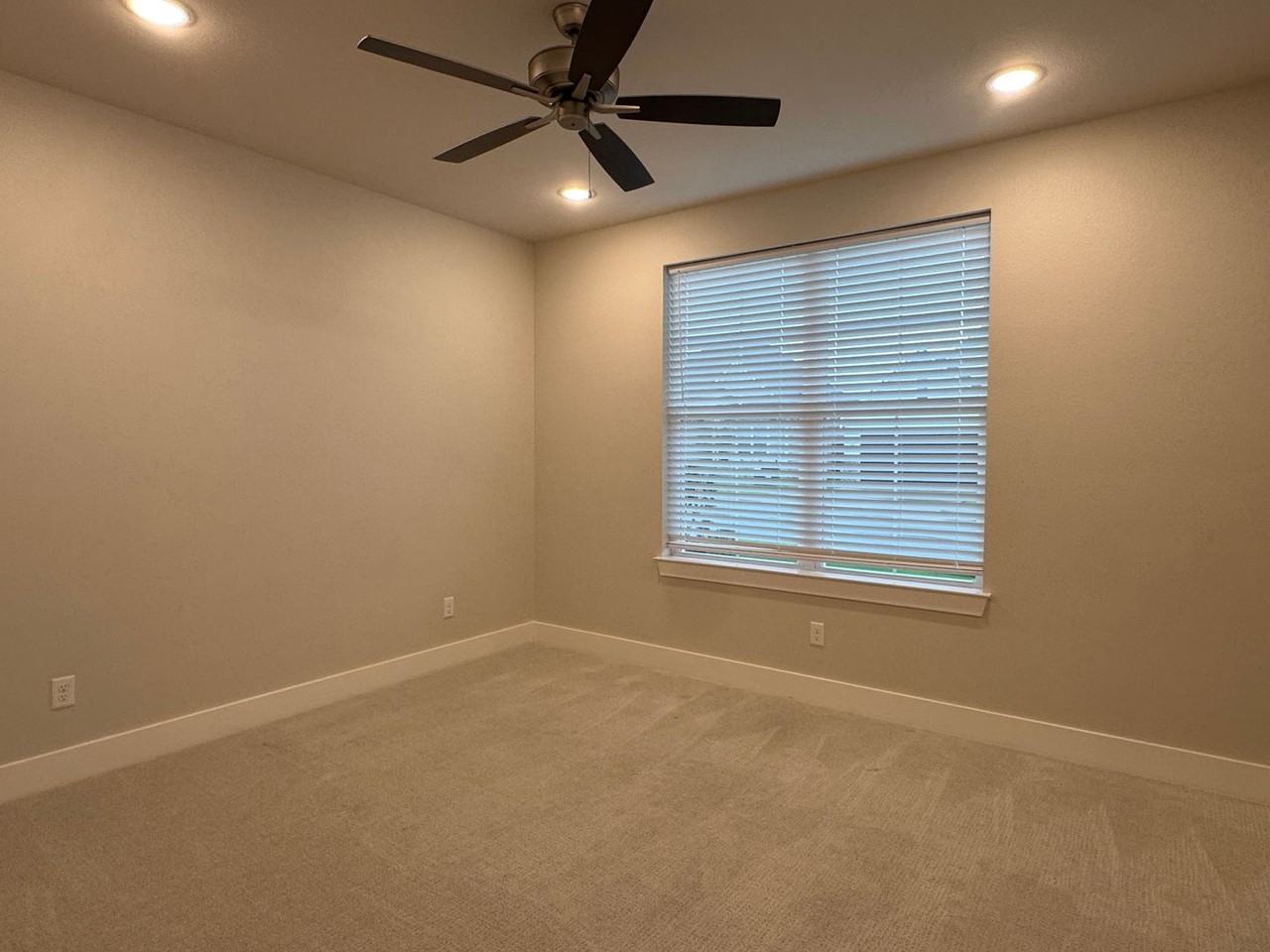 7035 Hillside Ave - Photo 5 of 33
