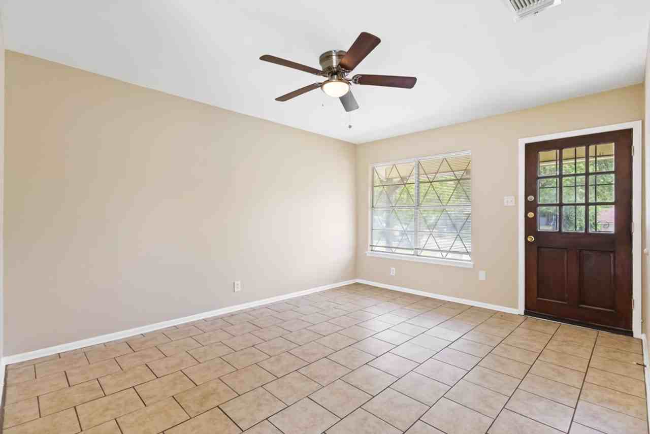 4518 Clear Spring Dr - Photo 4 of 25