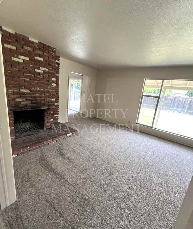 1701 Linwood Dr - Photo 2 of 14