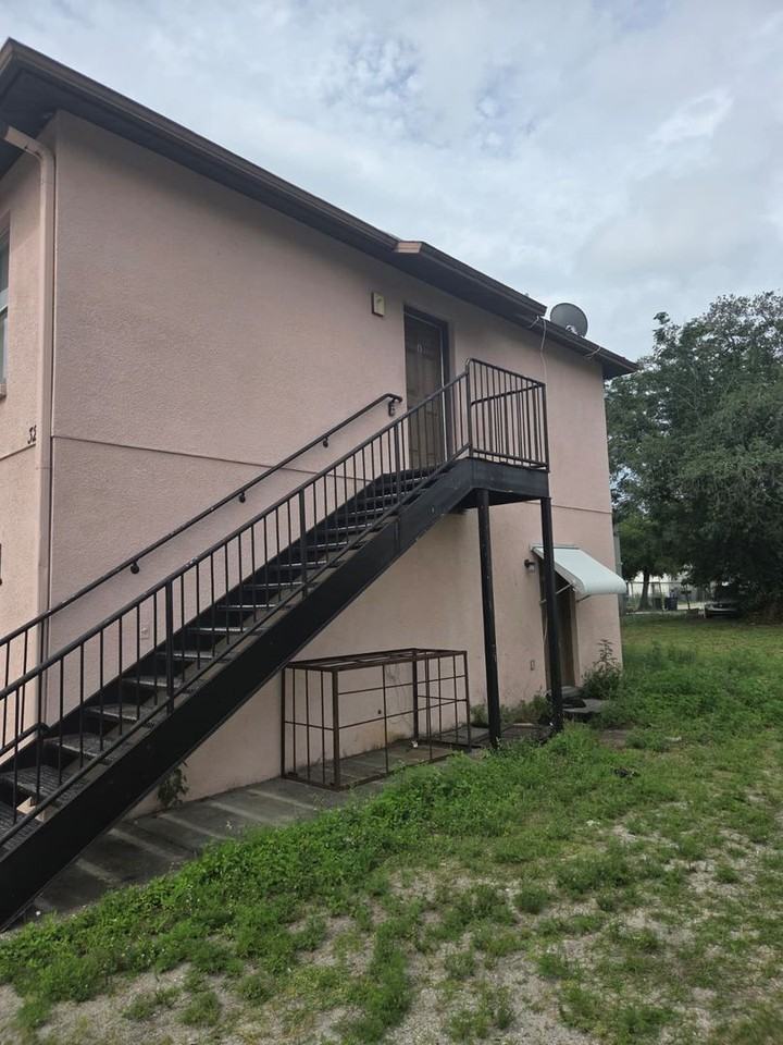 3212 N 50th St #B - Photo 2 of 12