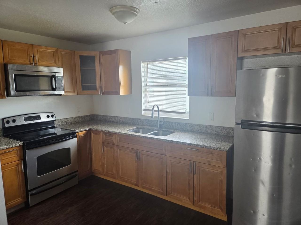 3212 N 50th St #B - Photo 4 of 12