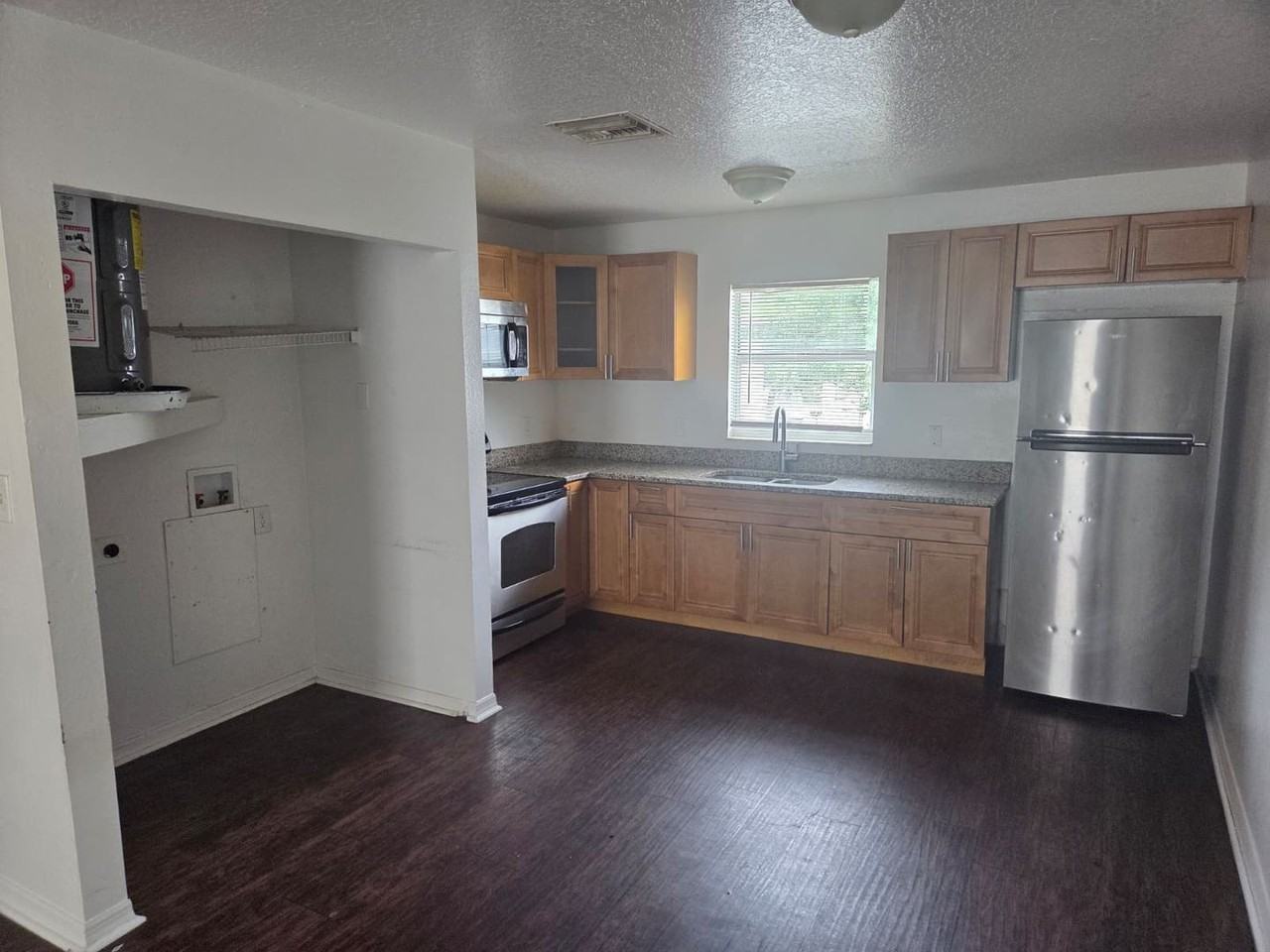 3212 N 50th St #B - Photo 5 of 12