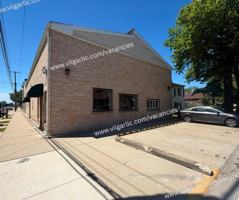 featured image of 3934 Evergreen St