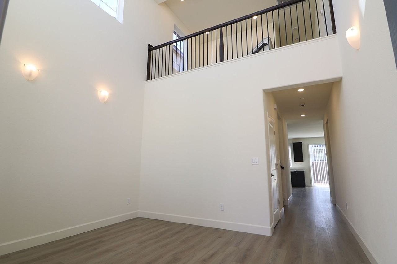 6735 Lunar Descent Dr - Photo 5 of 23