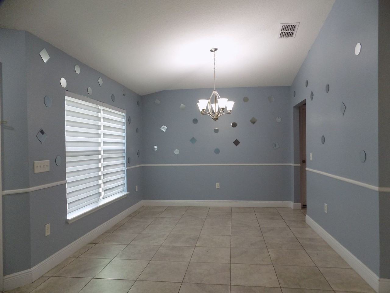 377 Cimarron Ct - Photo 2 of 26