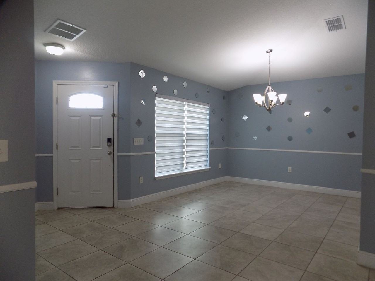 377 Cimarron Ct - Photo 3 of 26