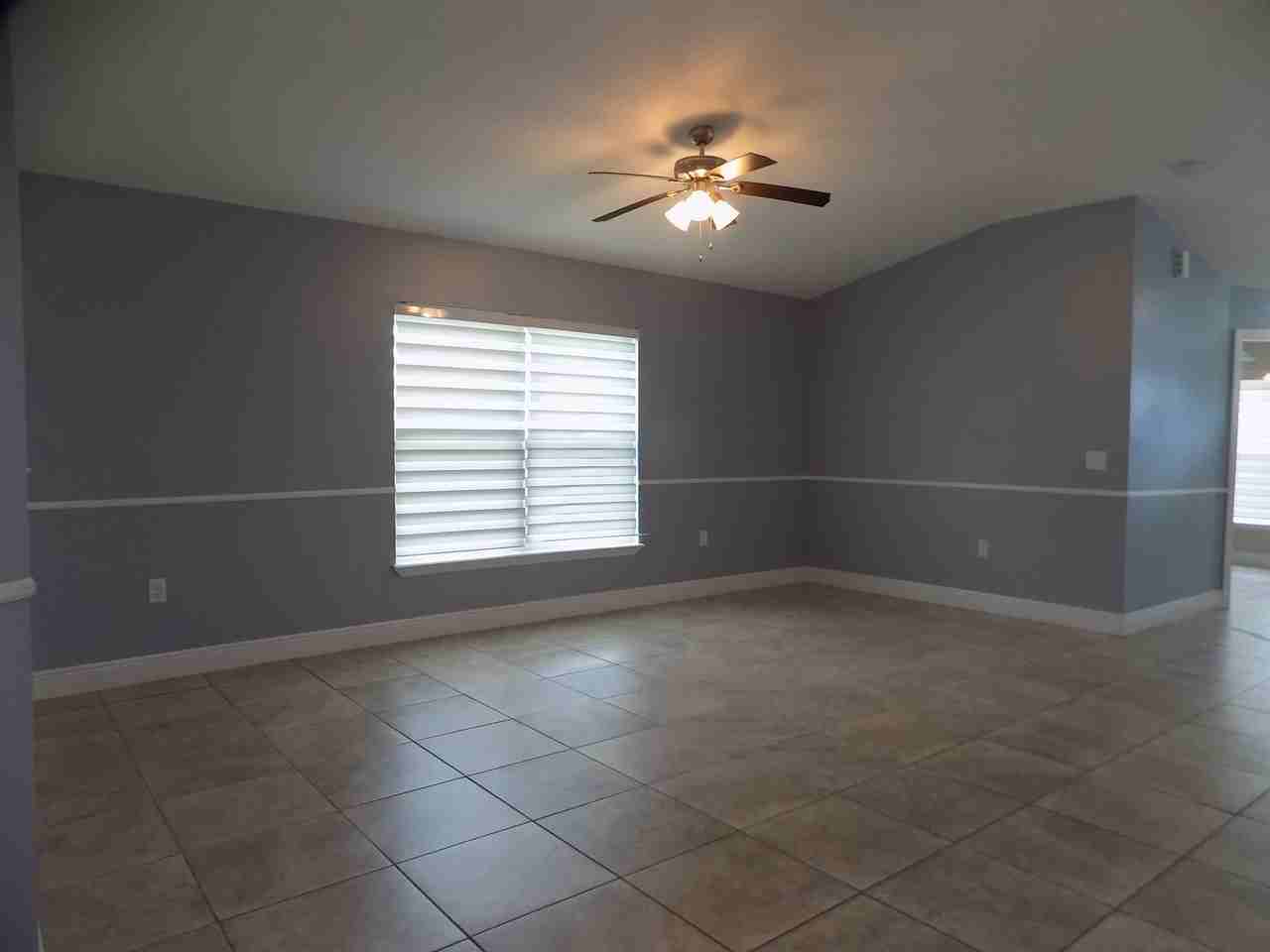 377 Cimarron Ct - Photo 5 of 26
