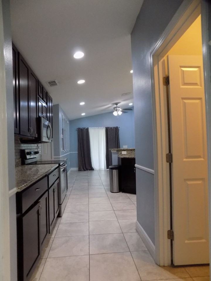 377 Cimarron Ct - Photo 7 of 26