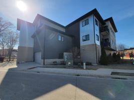featured image of 221 E 5th St