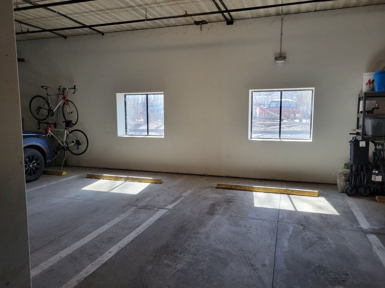 221 E 5th St - Photo 5 of 29
