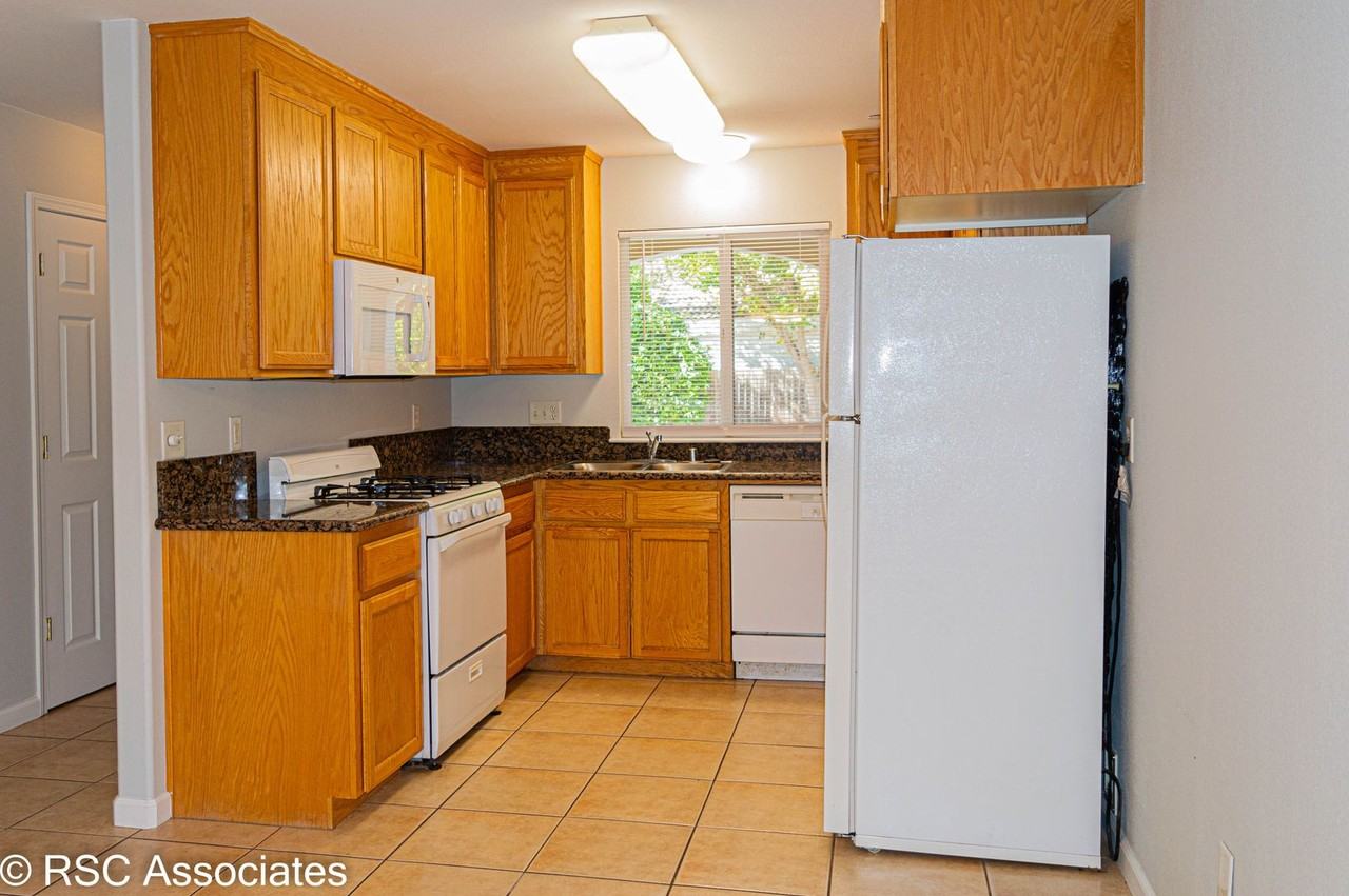 1363 E Lindo Ave #5 - Photo 6 of 12