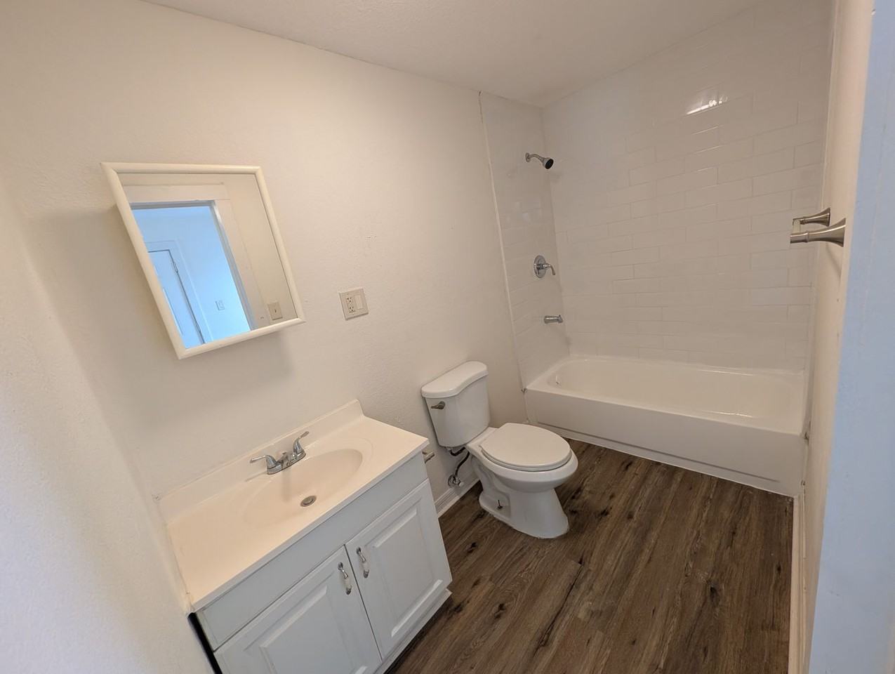 230 Mystic Lake Dr N - Photo 5 of 6