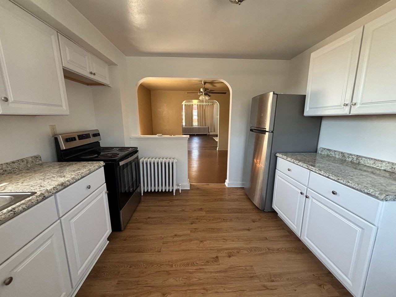 1300 Kelton Ave - Photo 2 of 14