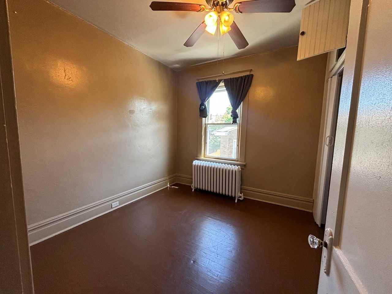 1300 Kelton Ave - Photo 6 of 14
