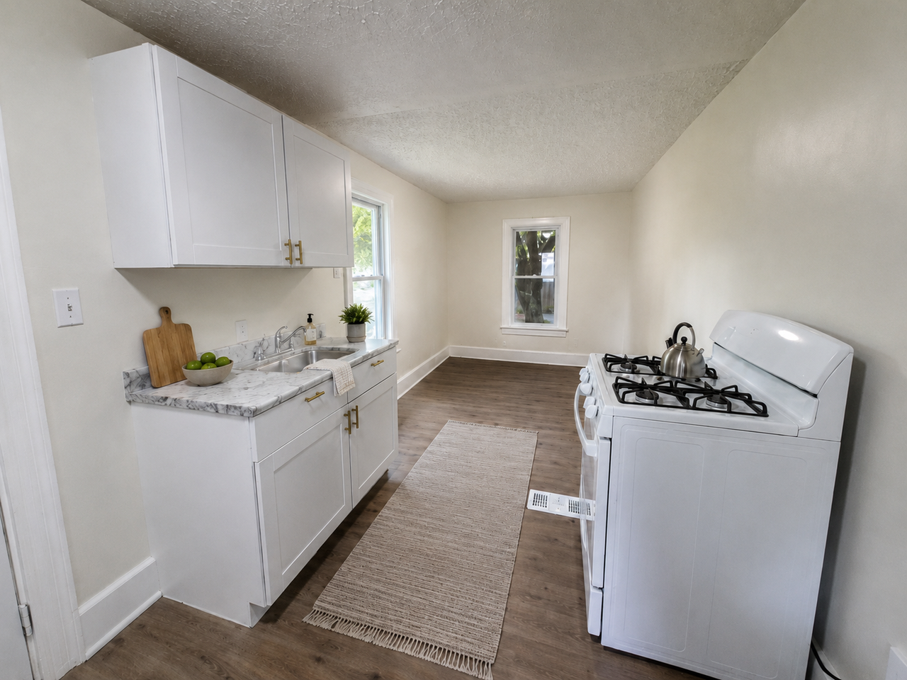 875 Harrison Ave - Photo 5 of 18