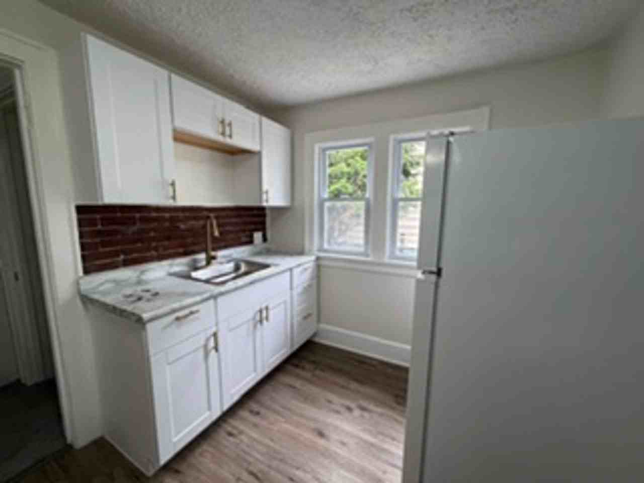 875 Harrison Ave - Photo 6 of 18