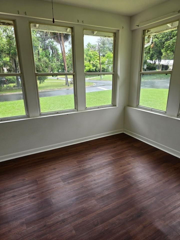 123 N Citrus Ave - Photo 2 of 9