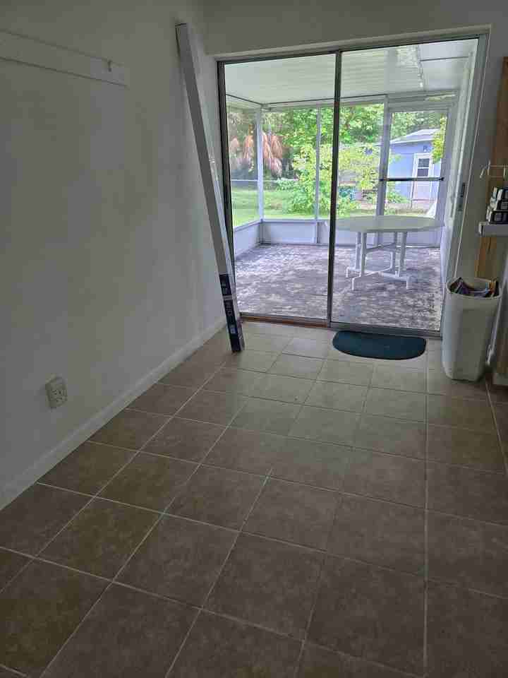 123 N Citrus Ave - Photo 4 of 9