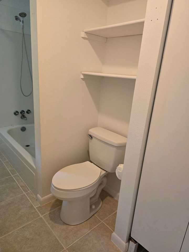 123 N Citrus Ave - Photo 7 of 9