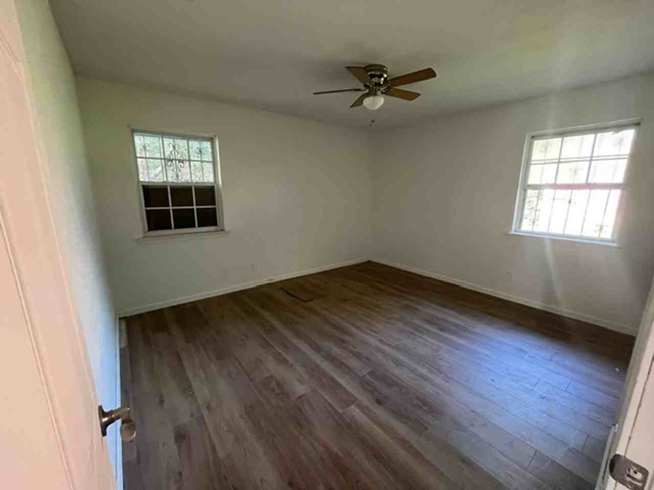 1700 Standridge St - Photo 7 of 10