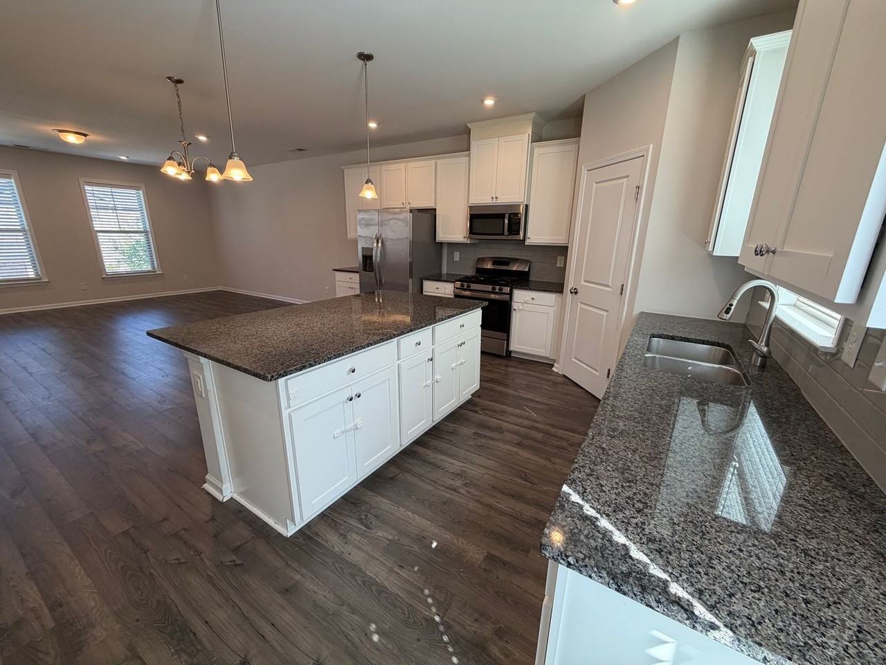 311 Mahone Dr #14 - Photo 6 of 15