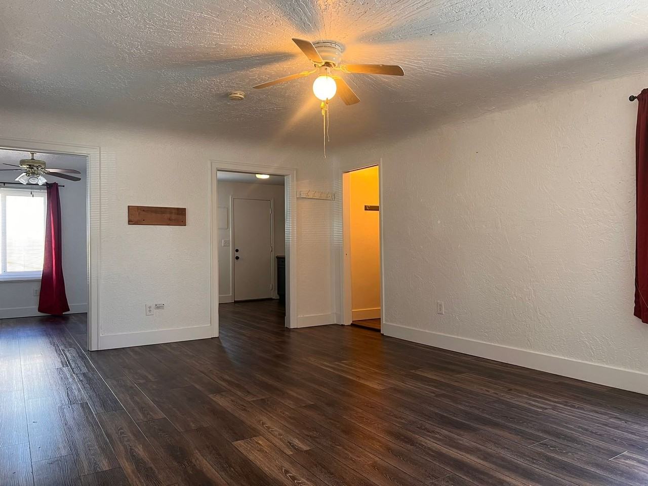 555 W Grant St - Photo 3 of 12