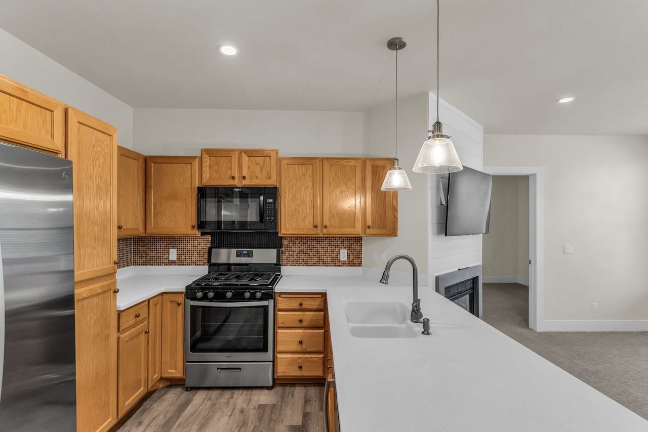 8381 Meadowview Ct #A21 - Photo 7 of 29