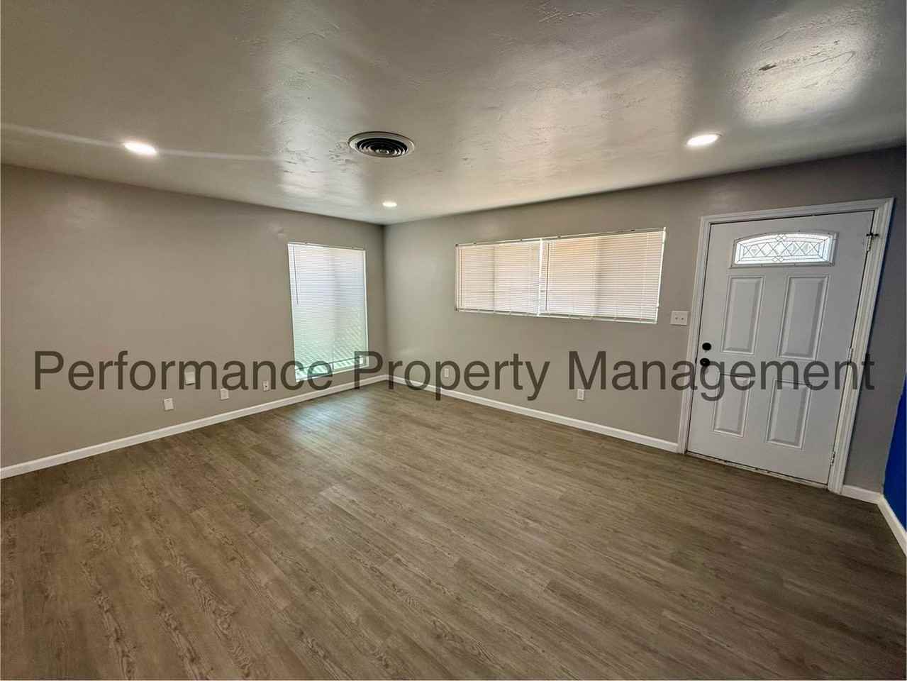 625 A St - Photo 2 of 12