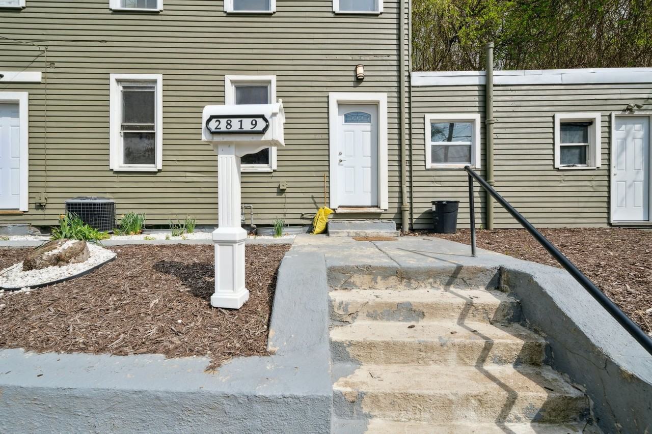 2819 Spring Garden Ave - Photo 2 of 25