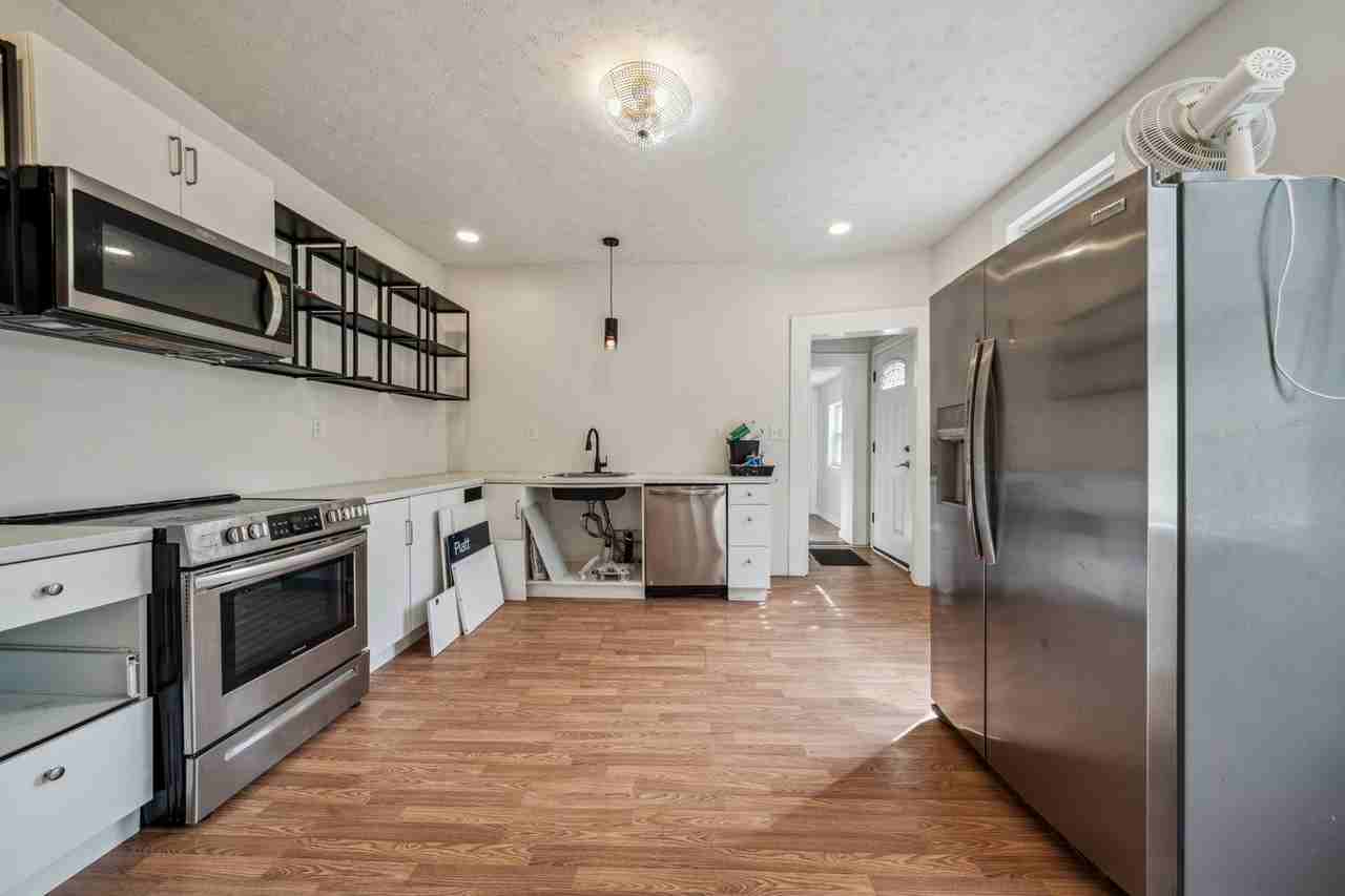 2819 Spring Garden Ave - Photo 6 of 25
