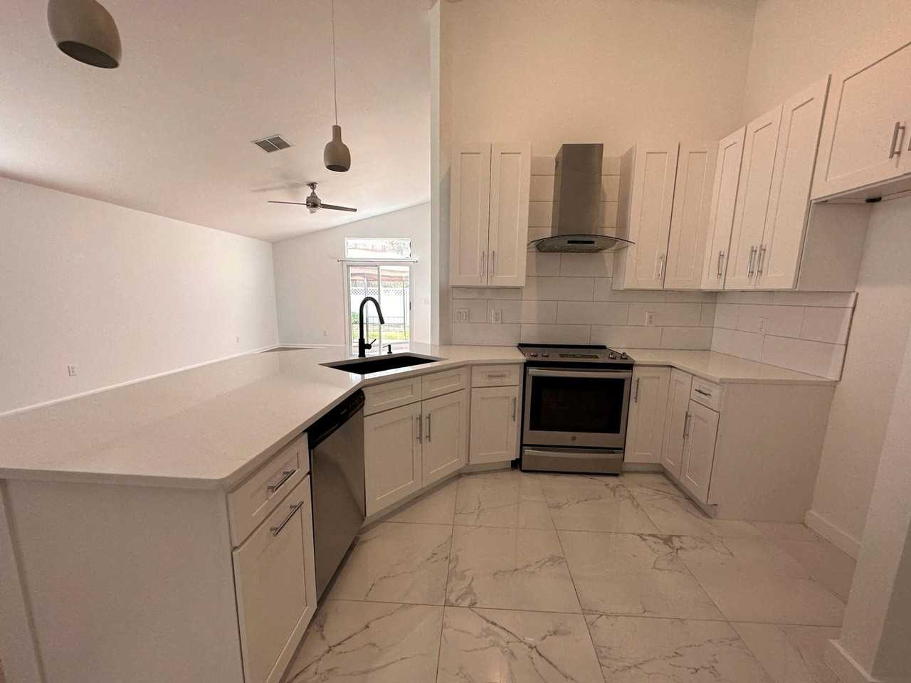 760 S Lilac Loop - Photo 5 of 21